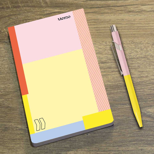 Memo Block im Blockstreifen Design, pastellfarben. Abb. mit Kugelschreiber