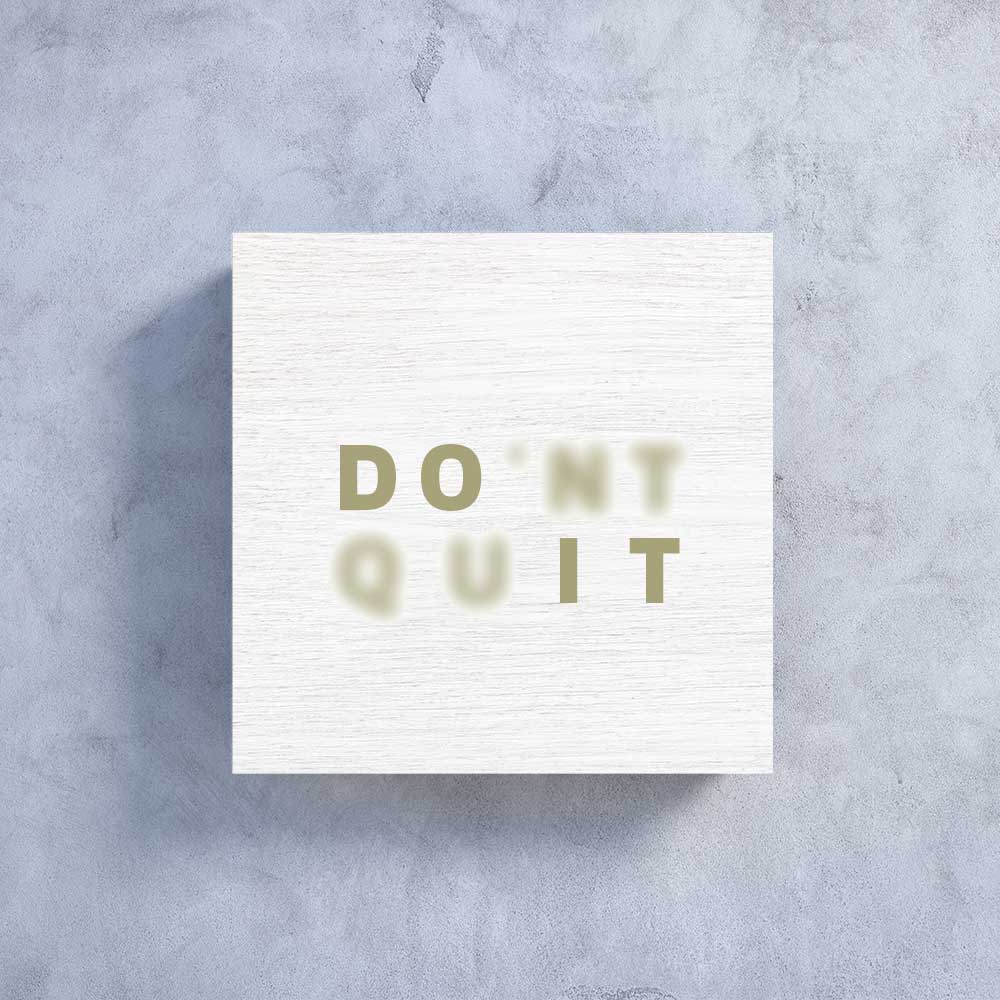 Holzbildchen 11 x 11 cm mit Wortspiel "Do it / Don´t quit"