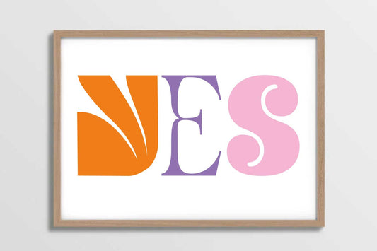 Bild 40 x 30 cm Querformat mit Holzrahmen und Text "YES" in Typografischer Gestaltung